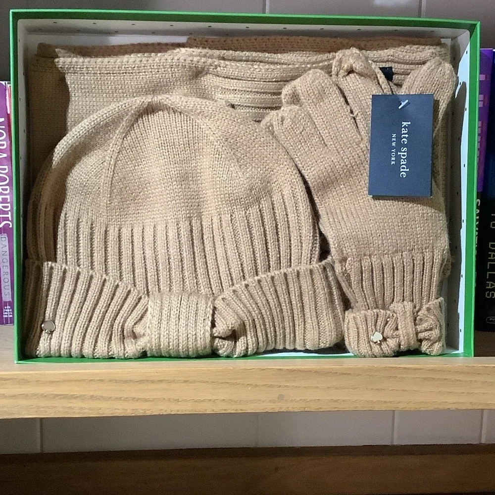 Kate Spade Beige Knit Accessory Set